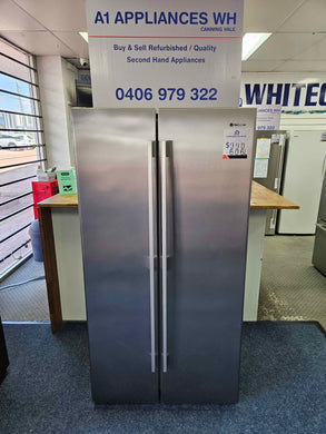 Westinghouse 606L Double Door Fridge Freezer Silver / WSE6100SF