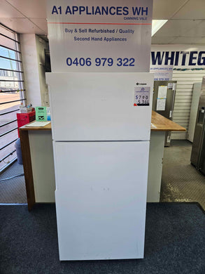 Westinghouse 536L Top Mount Fridge Freezer / WTB5400WC