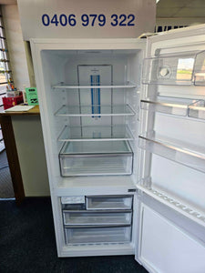 Westinghouse 454L Bottom Mount Fridge Freezer / WBE4500WA