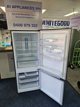 Load image into Gallery viewer, Westinghouse 454L Fridge Freezer / WBE4514SA