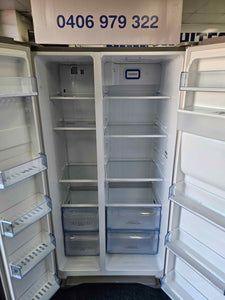 Hisense 610L Side by Side Fridge Freezer / HR6SBSFF610SW