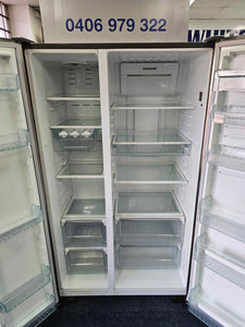 Westinghouse 700L Side By Side Fridge Freezer / WSE7000SA