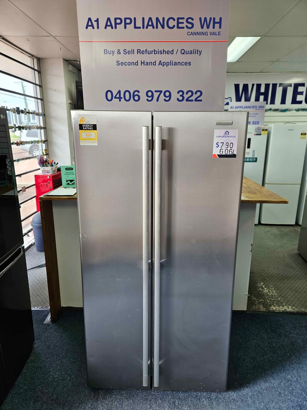 Westinghouse 606L Side By Side Fridge Freezer / WSE6100SA