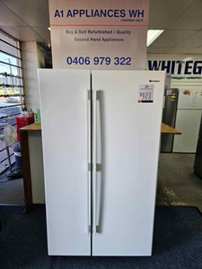 Westinghouse 700L Double Door Fridge Freezer Silver / WSE7000WF