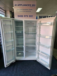 Westinghouse 700L Double Door Fridge Freezer Silver / WSE7000WF