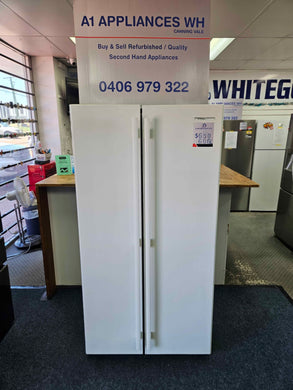 ON SPECIAL!!! Westinghouse 606L Side by Side Fridge Freezer / WSE6100SA