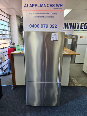 Fisher & Paykel 519L Bottom Mount Fridge Freezer / E522B