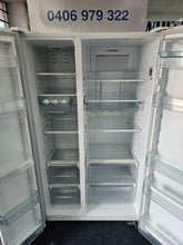 Load image into Gallery viewer, Westinghouse 700L Double Door Fridge Freezer Silver / WSE7000WF