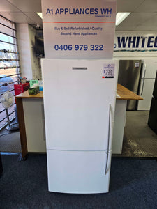 Fisher & Paykel 519L Bottom Mount Fridge Freezer / E522B