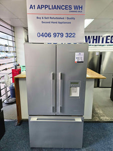 Fisher & Paykel 610L French Door Fridge Freezer / RF610A
