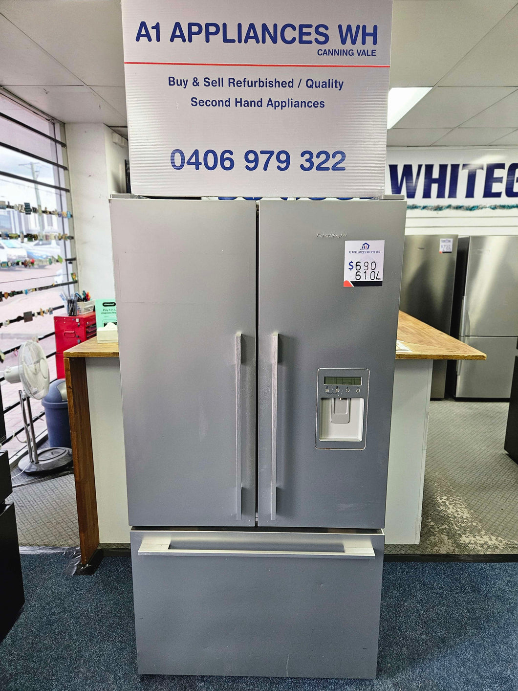 Fisher & Paykel 610L French Door Fridge Freezer / RF610A