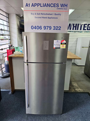 Westinghouse 537L Top Mount Fridge Freezer / WTB5404SA