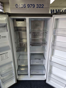 LG 635L Double Door Fridge Freezer Silver / GS-D635PLC