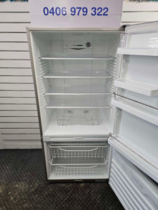 Fisher & Paykel 519L Bottom Mount Fridge Freezer / E522B