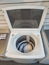 Load image into Gallery viewer, Near New!!! Fisher &amp; Paykel 10Kg Top Load Washer / WL1064G1