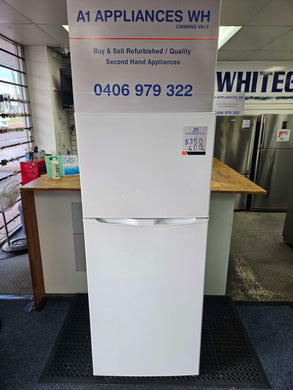 Esatto 400L Top Mount Fridge Freezer/ RTM400W