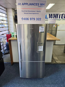 ON SPECIAL!!!Fisher & Paykel 519L Bottom Mount Fridge Freezer / E522B