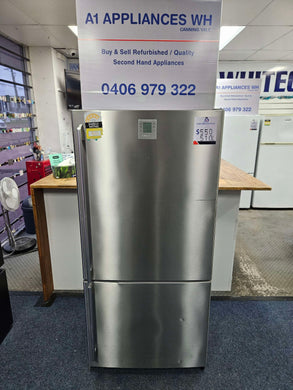 Electrolux 510L Bottom Mount Fridge Freezer / EBE5100SC