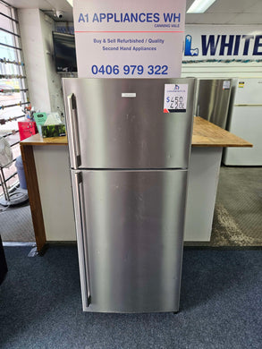 Electrolux 420L Top Mount Fridge Freezer / ETM4200SC