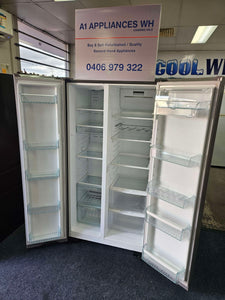 Westinghouse 606L Side by Side Fridge Freezer / WSE6100PA