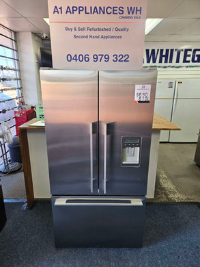 Fisher & Paykel 610L French Door Fridge Freezer / RF610A