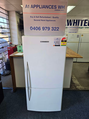 Fisher & Paykel 519L Bottom Mount Fridge Freezer / E522B