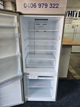 Load image into Gallery viewer, Hisense 453L Bottom Mount Fridge Freezer / HR6BMFF453S