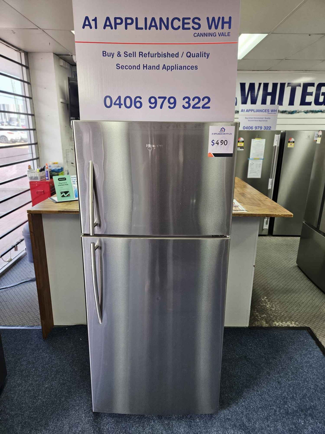 Hisense 526L Top Mount Fridge Freezer / HR6TFF526S