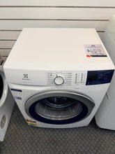 Load image into Gallery viewer, Electrolux EWF7524CDWA 7.5 kg Front Load Washing Machine