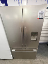 Load image into Gallery viewer, Fisher &amp; Paykel RF610A 569 L French‑Door Fridge – Silver, ActiveSmart