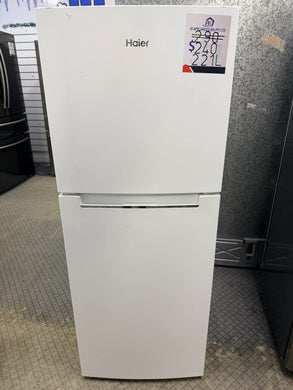 Haier HRF220TW 221 L Top-Mount Fridge – White, Compact, Frost-Free