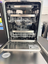 Load image into Gallery viewer, Fisher &amp; Paykel DW60UZT4B2 – Series 9, 15-Place Built-Under Dishwasher (Black Glass)