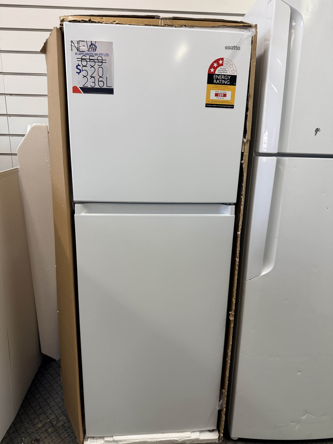 (Brand New!! ) Esatto ETM236W 236 L Top-Mount Fridge – White