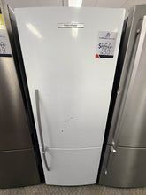 Load image into Gallery viewer, Fisher &amp; Paykel E402BRE2 402-Litre Bottom Mount Refrigerator