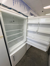 Load image into Gallery viewer, Fisher &amp; Paykel E522B 519-Litre Bottom Mount Refrigerator