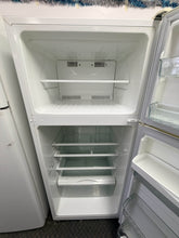 Load image into Gallery viewer, Westinghouse RJ422V‑R 420L Top‑Mount Fridge Freezer
