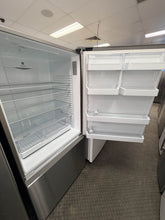 Load image into Gallery viewer, Fisher &amp; Paykel RF522BRPX6 494L Bottom-Mount Fridge