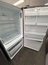 Load image into Gallery viewer, Fisher &amp; Paykel RF522BRPX6 494L Bottom-Mount Fridge