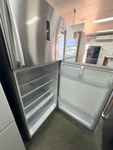 Load image into Gallery viewer, Hisense HR6TFF527SD 527L Top Mount Refrigerator – Stainless Steel