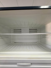 Load image into Gallery viewer, Fisher &amp; Paykel E521T 517 L Top Mount Refrigerator