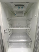 Load image into Gallery viewer, Simpson SR390C-R 393 L Top Mount Refrigerator