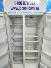 Load image into Gallery viewer, Westinghouse 606L Double Door Fridge Freezer White